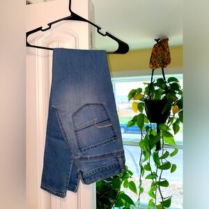 Size 4 (long) American Eagle Skinny High-Rise Jegging